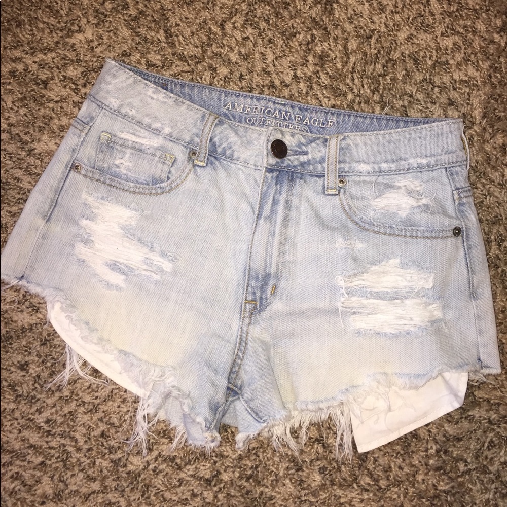 American Eagle Light Wash Highwaisted Jean Shorts